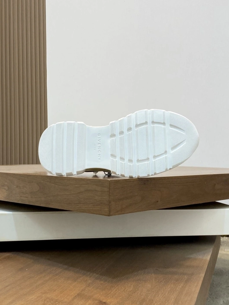 UrbanStyle Gxvxnchy Sneakers 151981