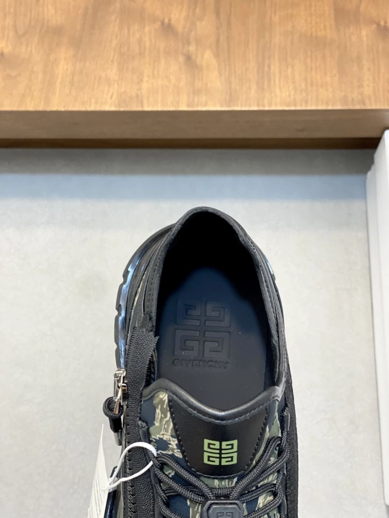 Gxvxnchy Sneakers SmartChoice 151972