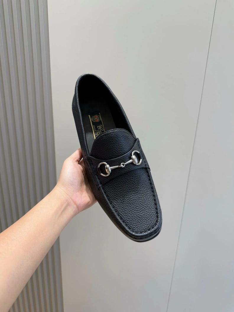 Vibrant Gxccx Leather Shoes 155400