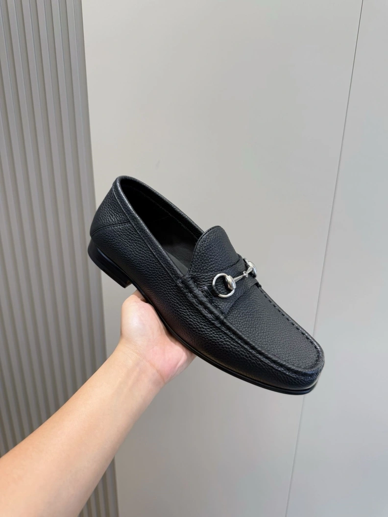Vibrant Gxccx Leather Shoes 155400