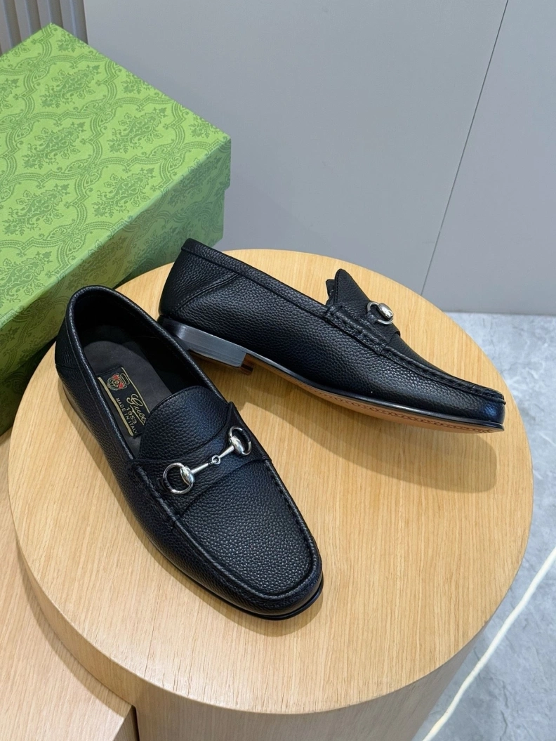 Vibrant Gxccx Leather Shoes 155400