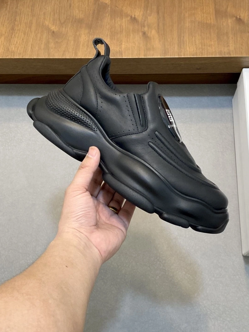 Gxvxnchy Sneakers Elegant 151990