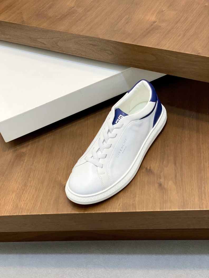 Sleek Gxvxnchy Sneakers 151968