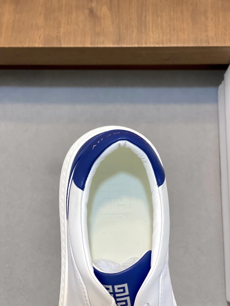 Sleek Gxvxnchy Sneakers 151968