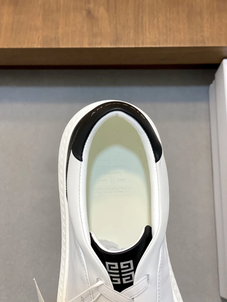 Comfortable Gxvxnchy Sneakers 151961