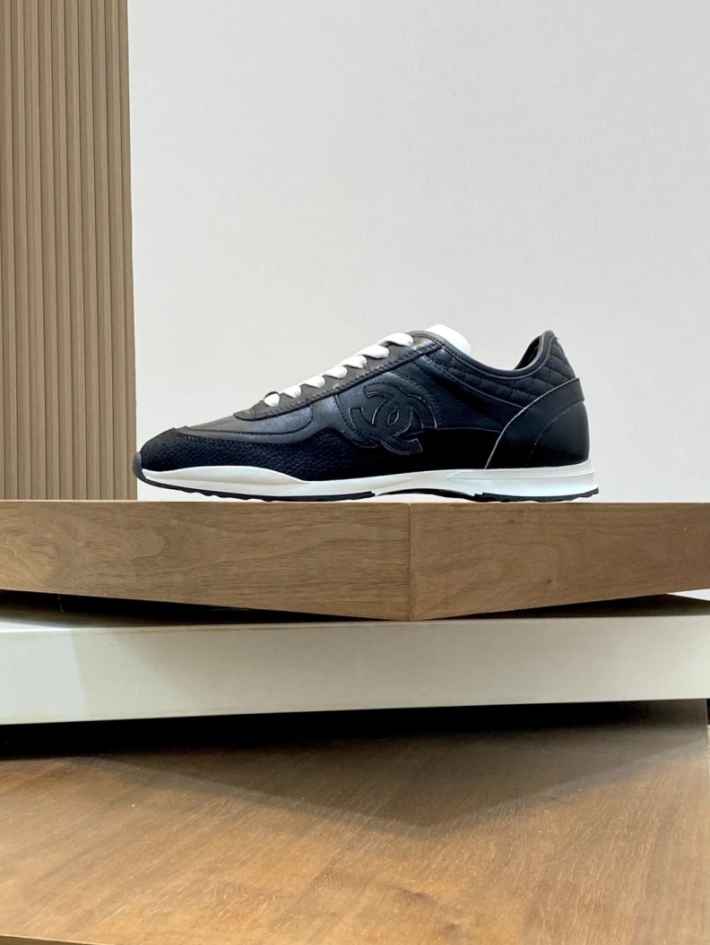 Versatile Chxnxl Sneakers 118171
