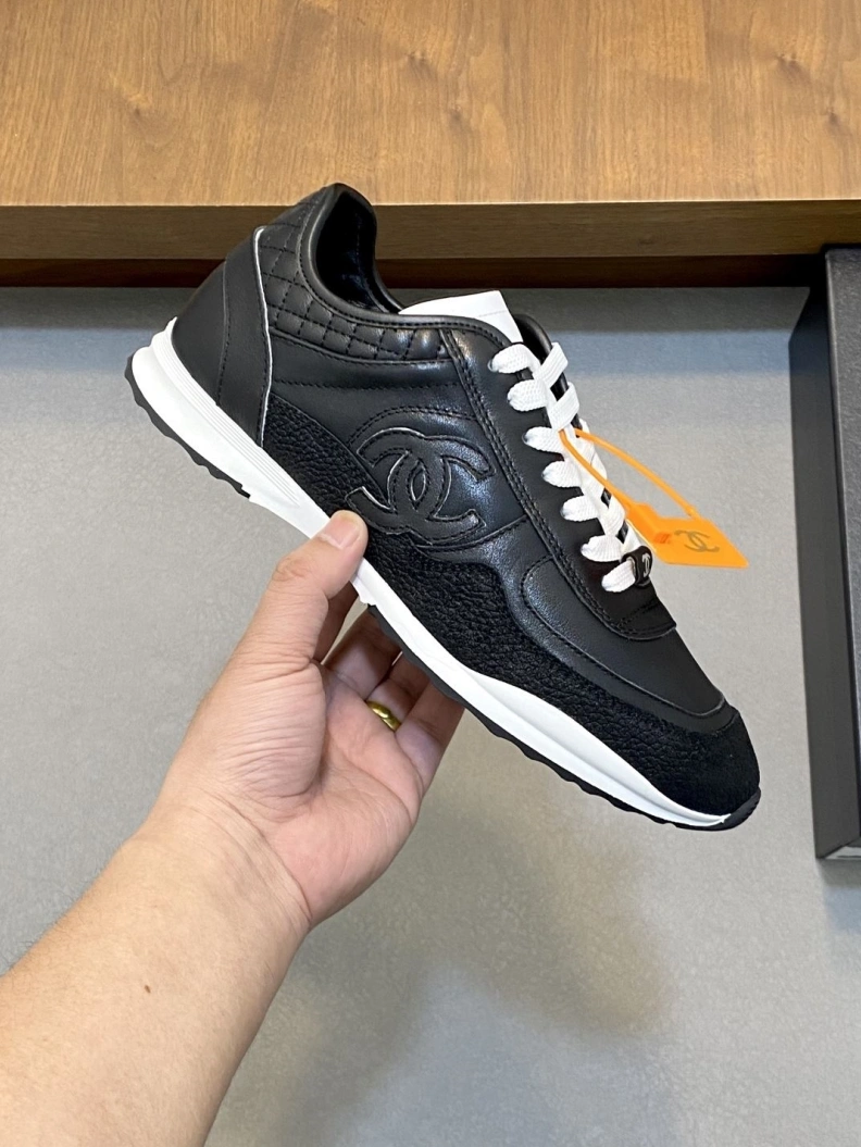 Versatile Chxnxl Sneakers 118171