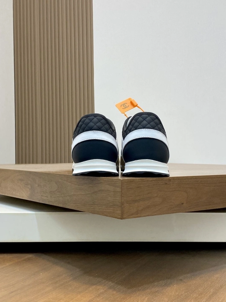 Durable Chxnxl Sneakers 118167