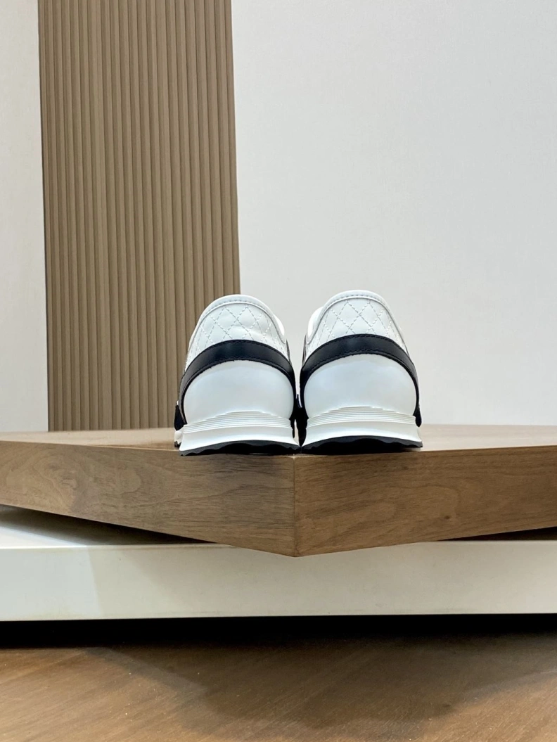 Practical Chxnxl Sneakers 118159