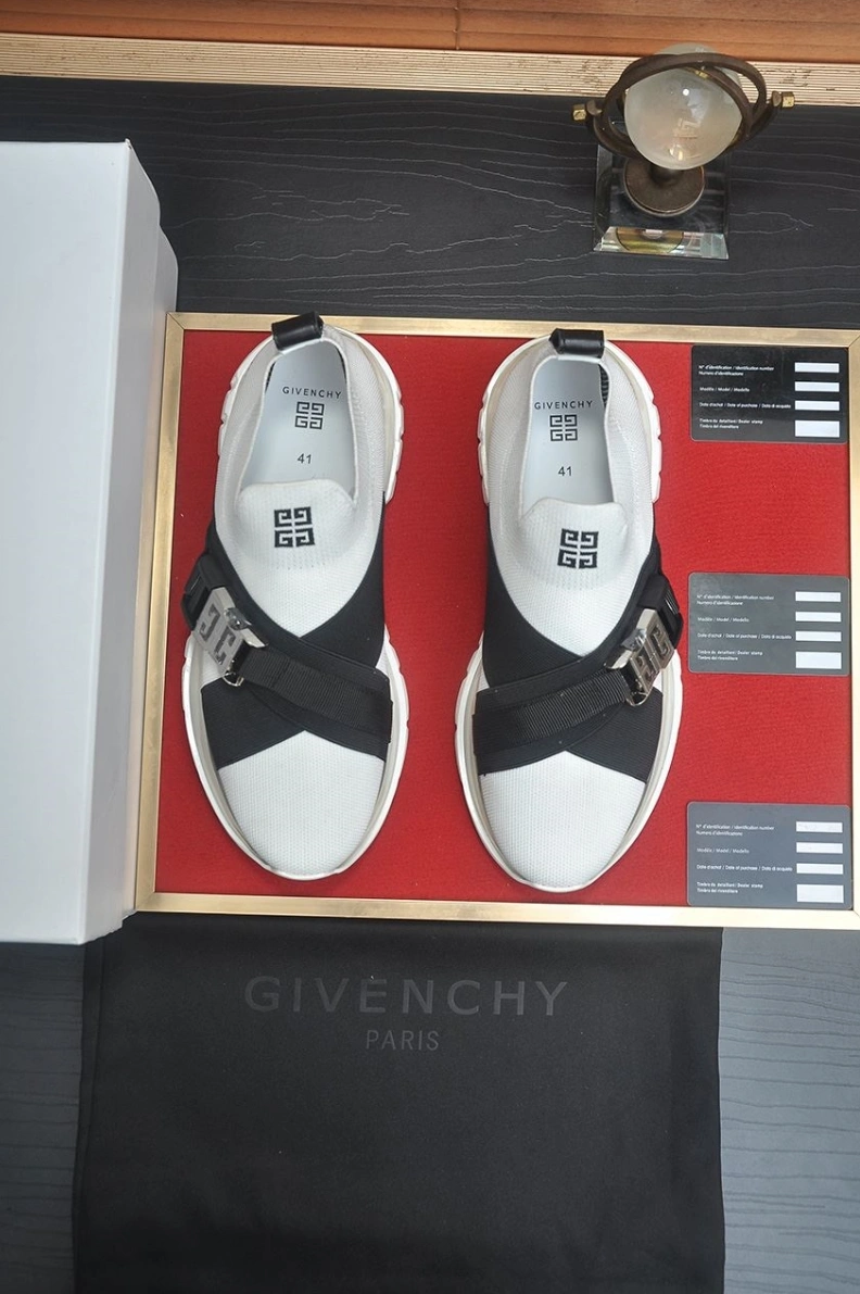 Gxvxnchy Sneakers Sophisticated 151962