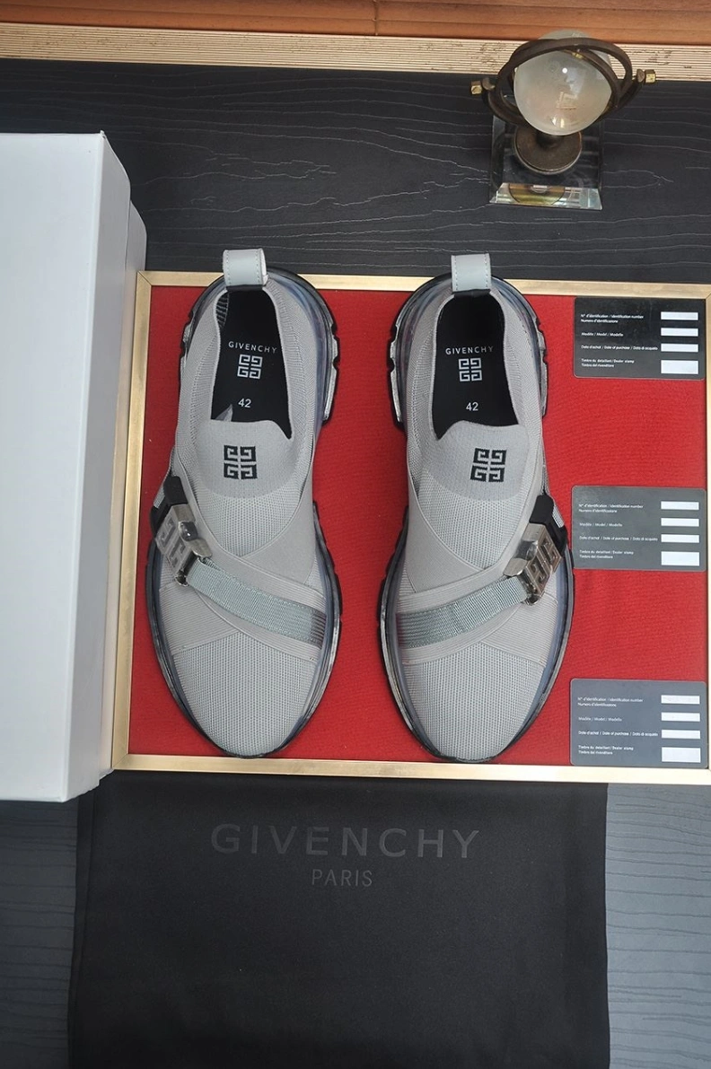 ModernLook Gxvxnchy Sneakers 151960