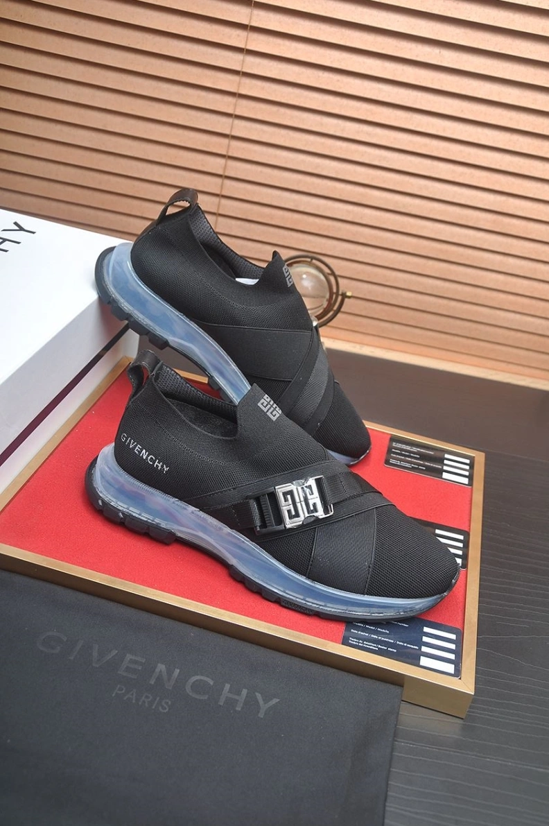 Gxvxnchy Sneakers Trendsetting 151959