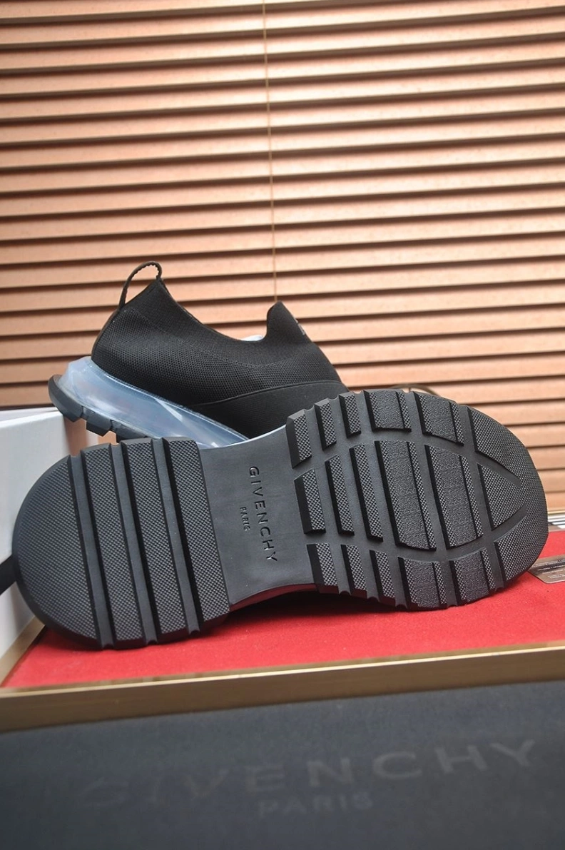 Gxvxnchy Sneakers Trendsetting 151959