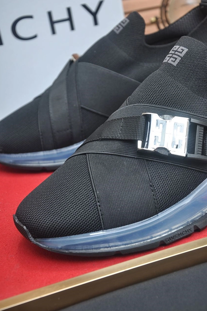 Gxvxnchy Sneakers Trendsetting 151959