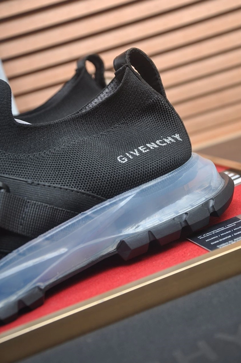 Gxvxnchy Sneakers Trendsetting 151959