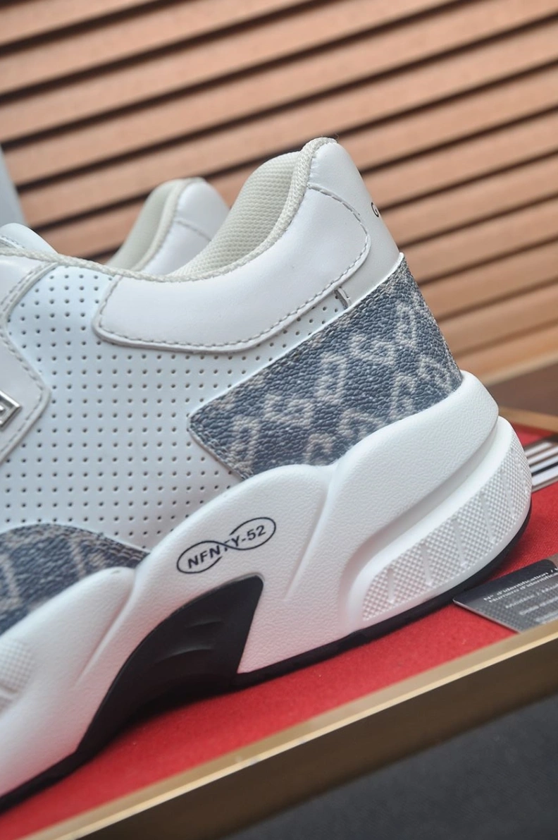 Trendsetting Gxvxnchy Sneakers 151958
