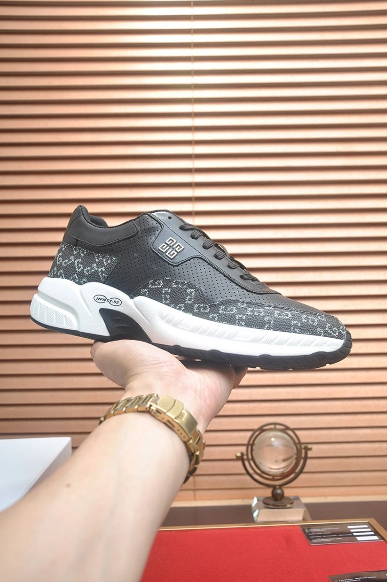 Gxvxnchy Sneakers AllSeason 151954