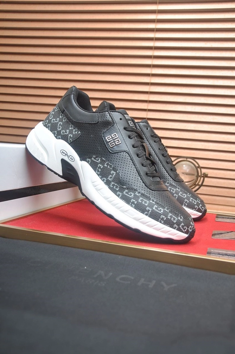 Gxvxnchy Sneakers AllSeason 151954
