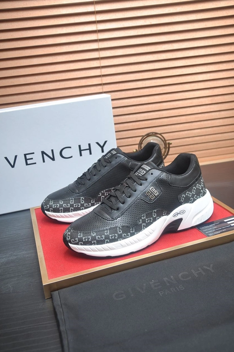 Gxvxnchy Sneakers AllSeason 151954