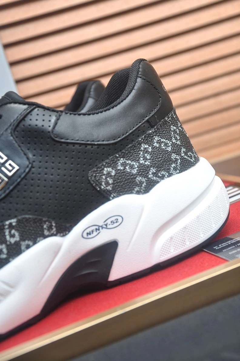 Gxvxnchy Sneakers AllSeason 151954