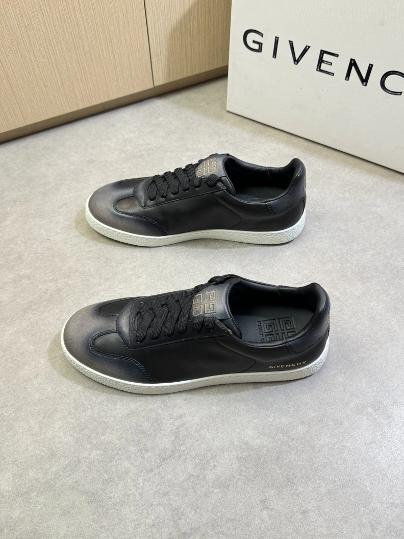 Gxvxnchy Sneakers Refined 151955