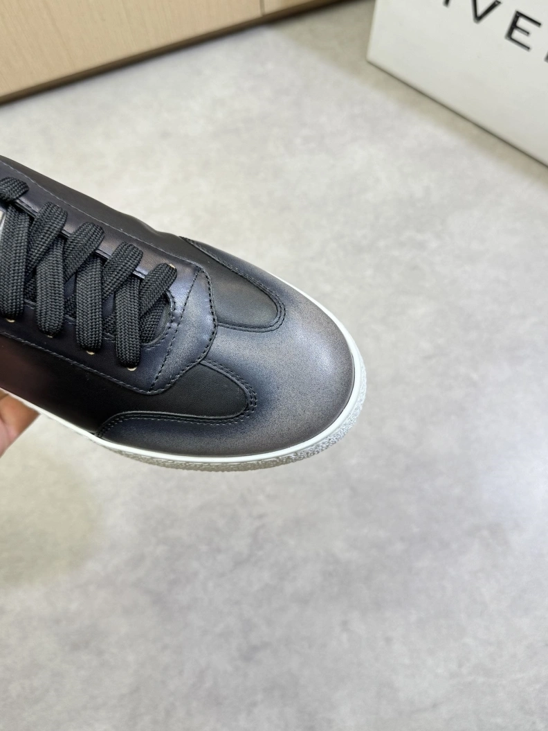 Gxvxnchy Sneakers Refined 151955