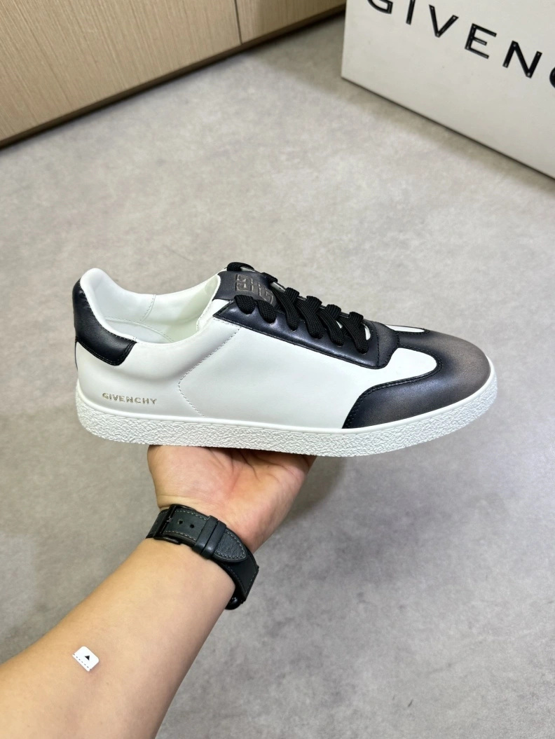 Comfortable Gxvxnchy Sneakers 151953