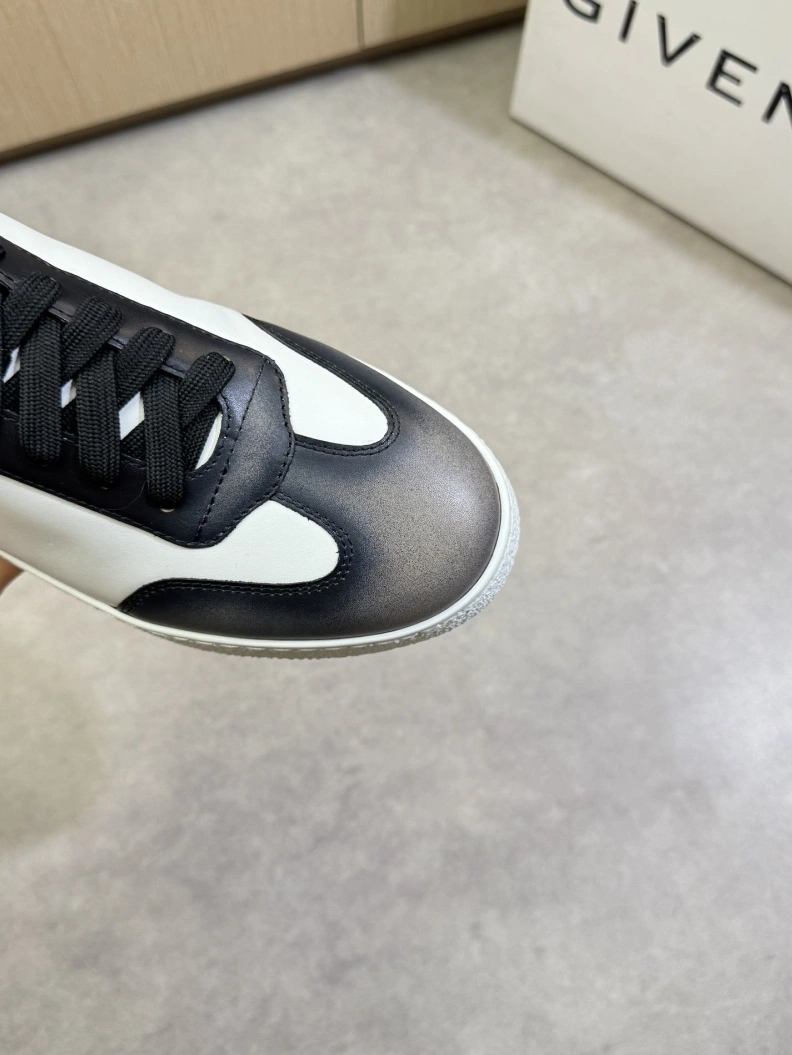 Comfortable Gxvxnchy Sneakers 151953
