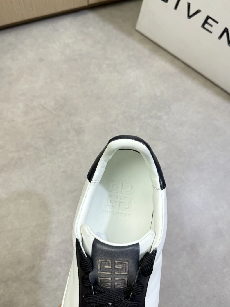 Comfortable Gxvxnchy Sneakers 151953