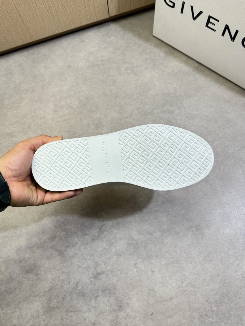 Comfortable Gxvxnchy Sneakers 151953