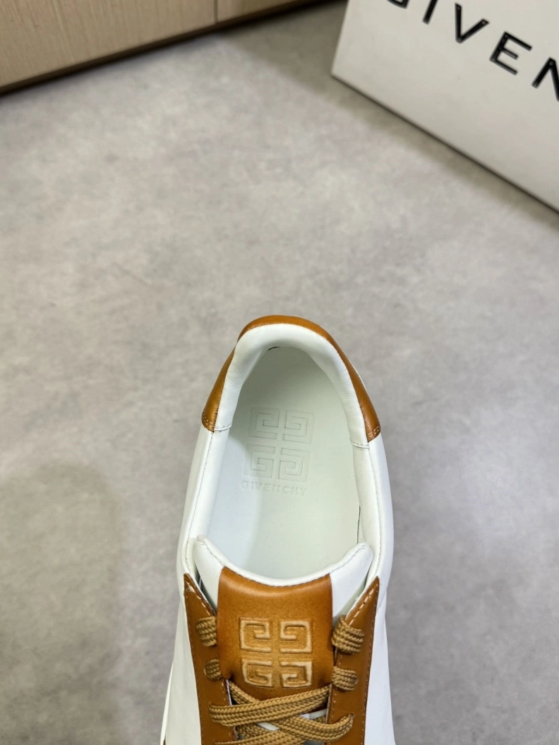 Gxvxnchy Sneakers Fashionable 151950