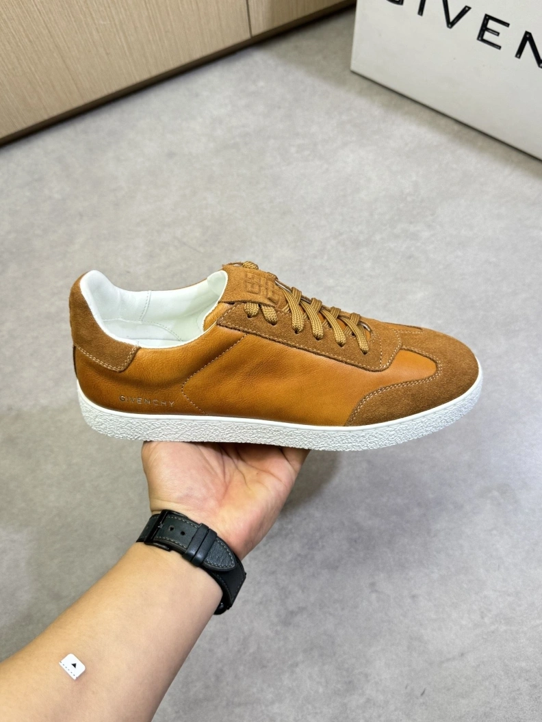 Trendy Gxvxnchy Sneakers 151952