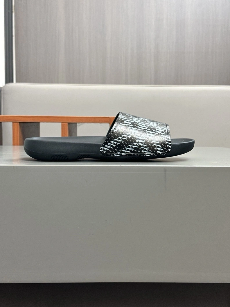 Sophisticated Bxrbxrry Slippers 114500