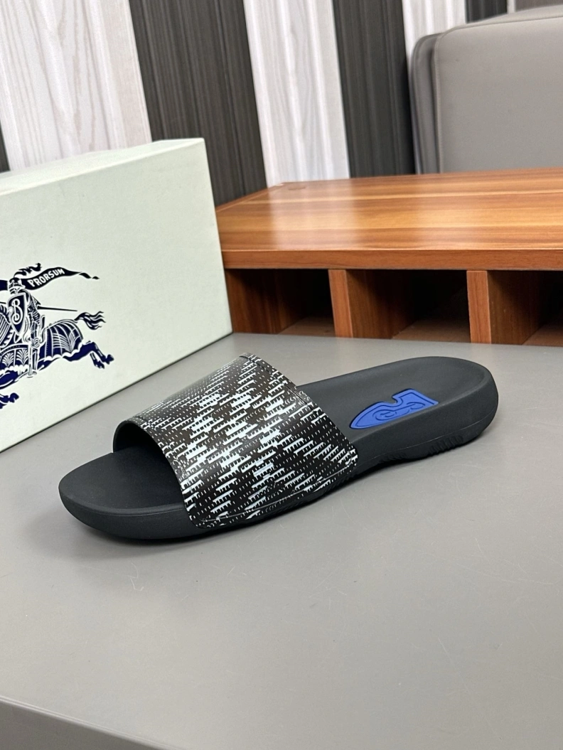 Sophisticated Bxrbxrry Slippers 114500