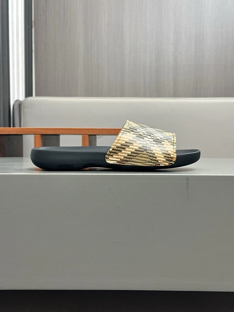 Bxrbxrry Slippers Bold 114498
