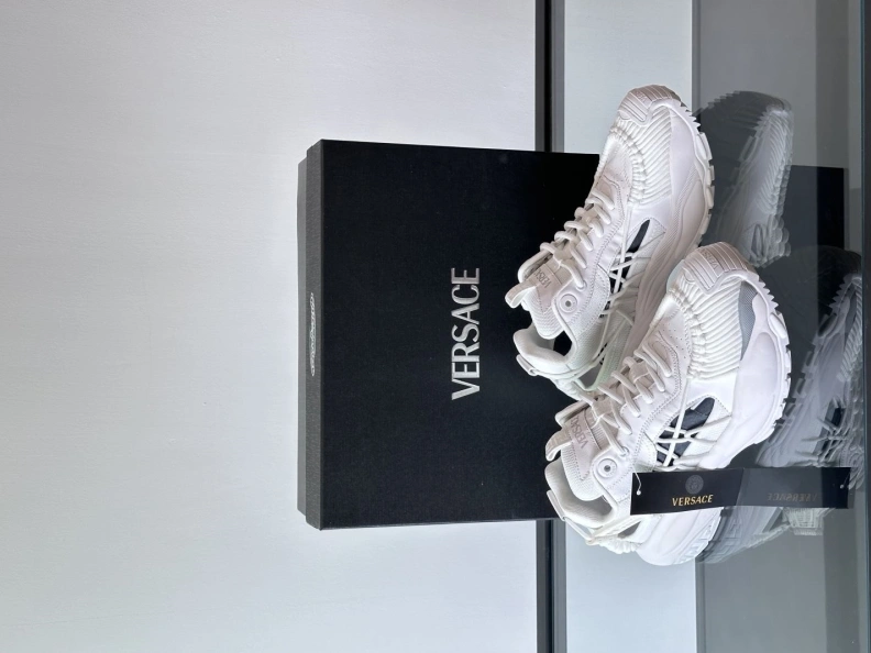 Reliable Gxvxnchy Sneakers 152389