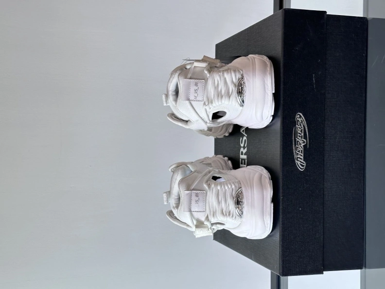 Reliable Gxvxnchy Sneakers 152389