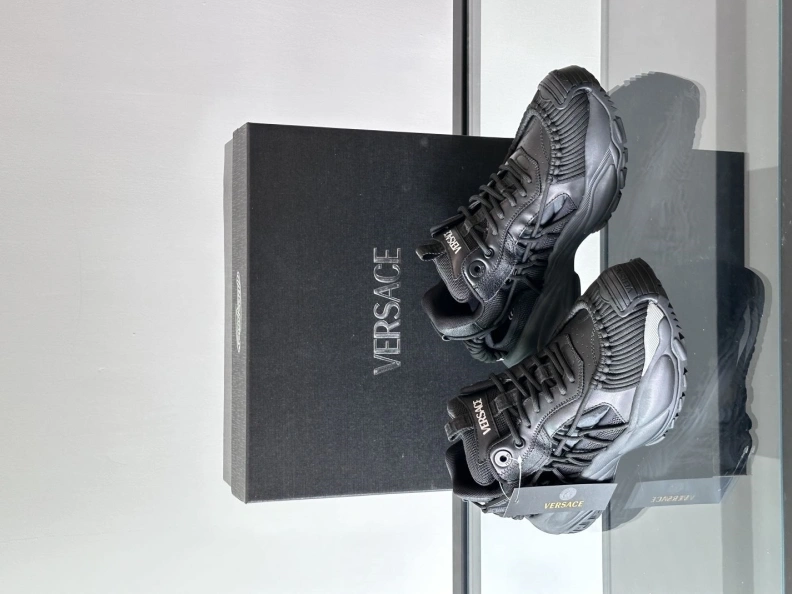 Cozy Gxvxnchy Sneakers 152379