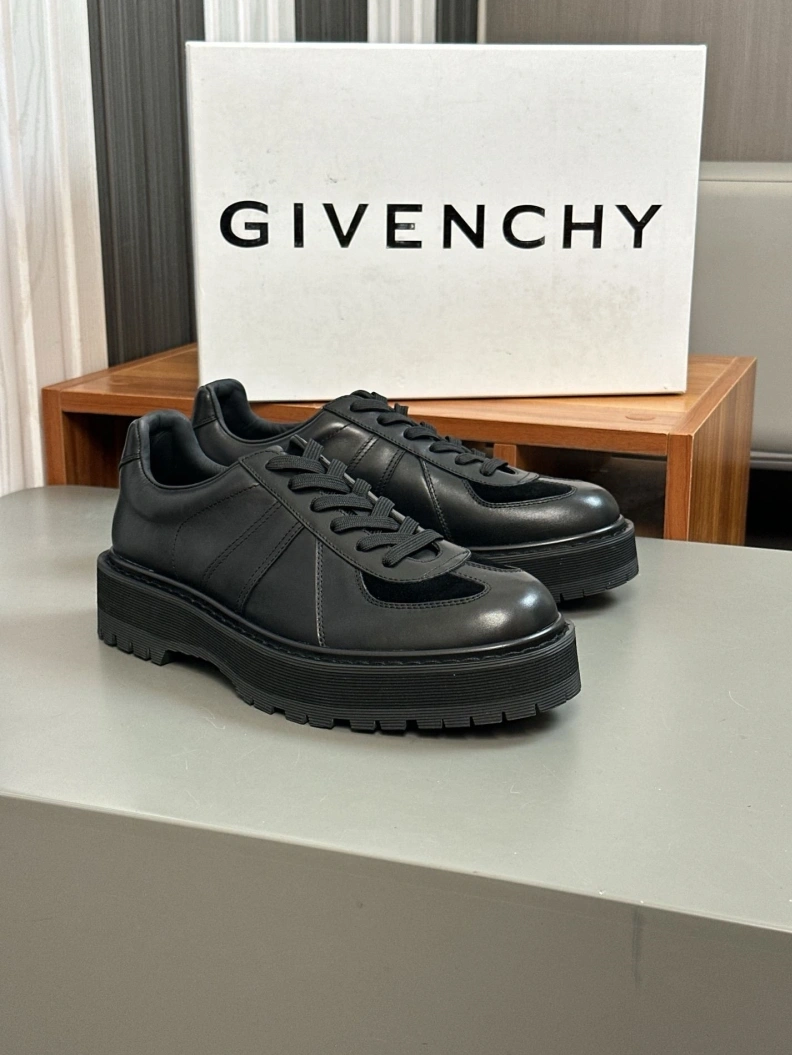 Gxvxnchy Sneakers Classic 151941