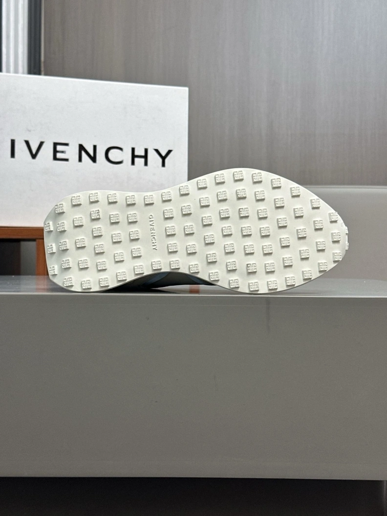Gxvxnchy Sneakers Soft 151939