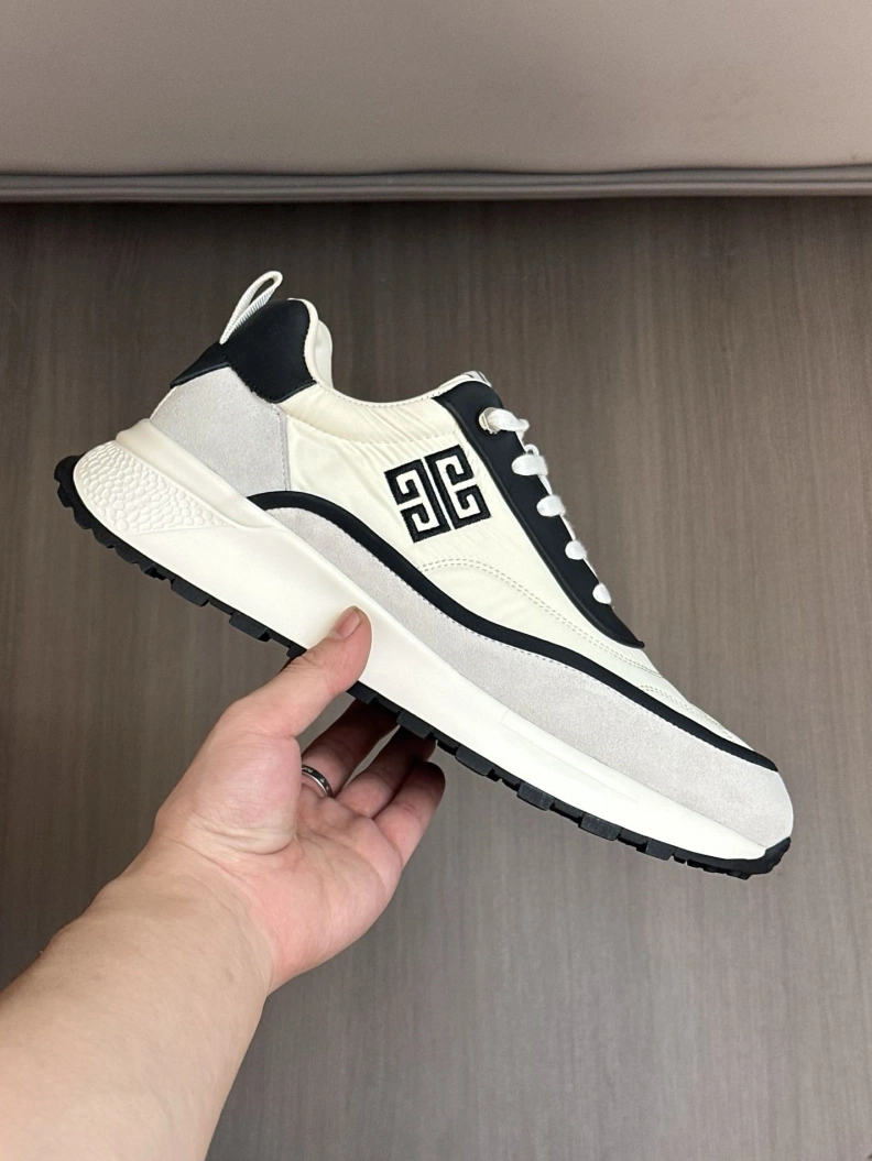 ModernLook Gxvxnchy Sneakers 151947