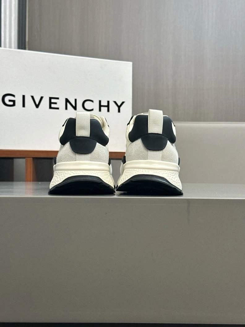 ModernLook Gxvxnchy Sneakers 151947
