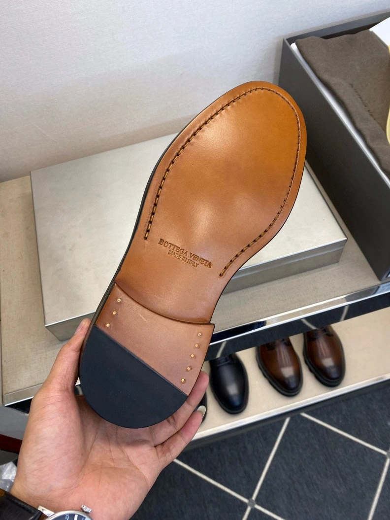 Durable Bxttxga Vxnxta Leather Shoes 112387