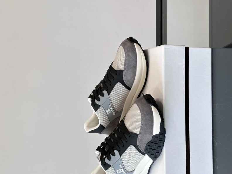 Gxvxnchy Sneakers SportInspired 151935