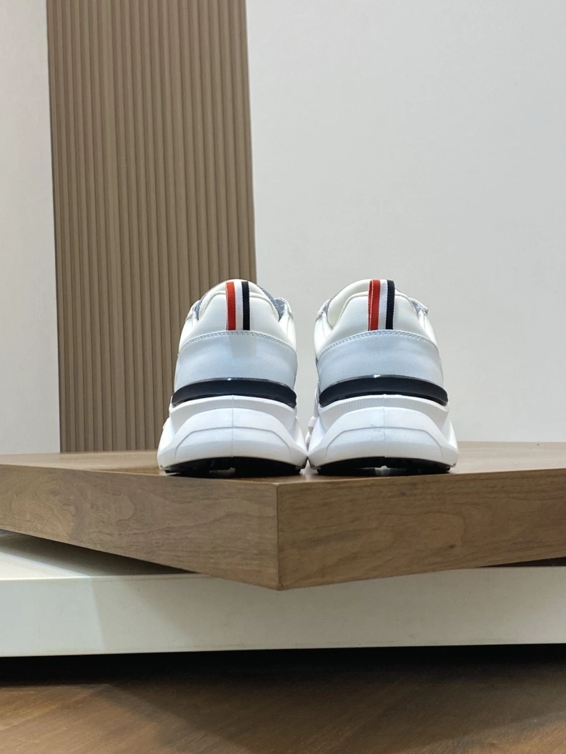 Flexible Mxnclxr Sneakers 197179