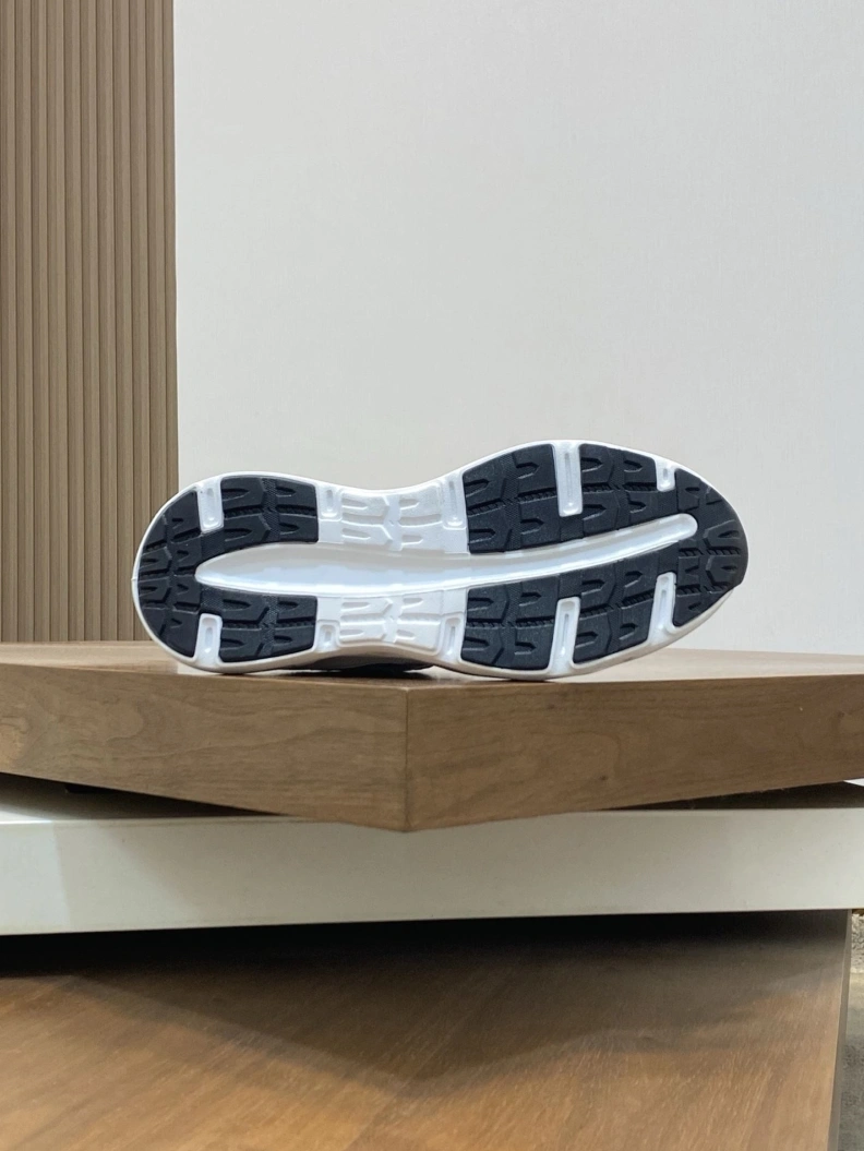 Flexible Mxnclxr Sneakers 197179
