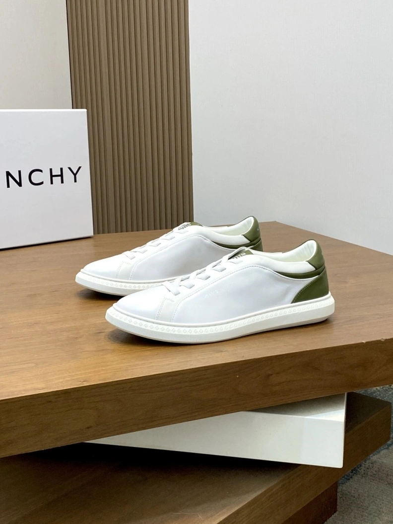 Affordable Gxvxnchy Sneakers 151940
