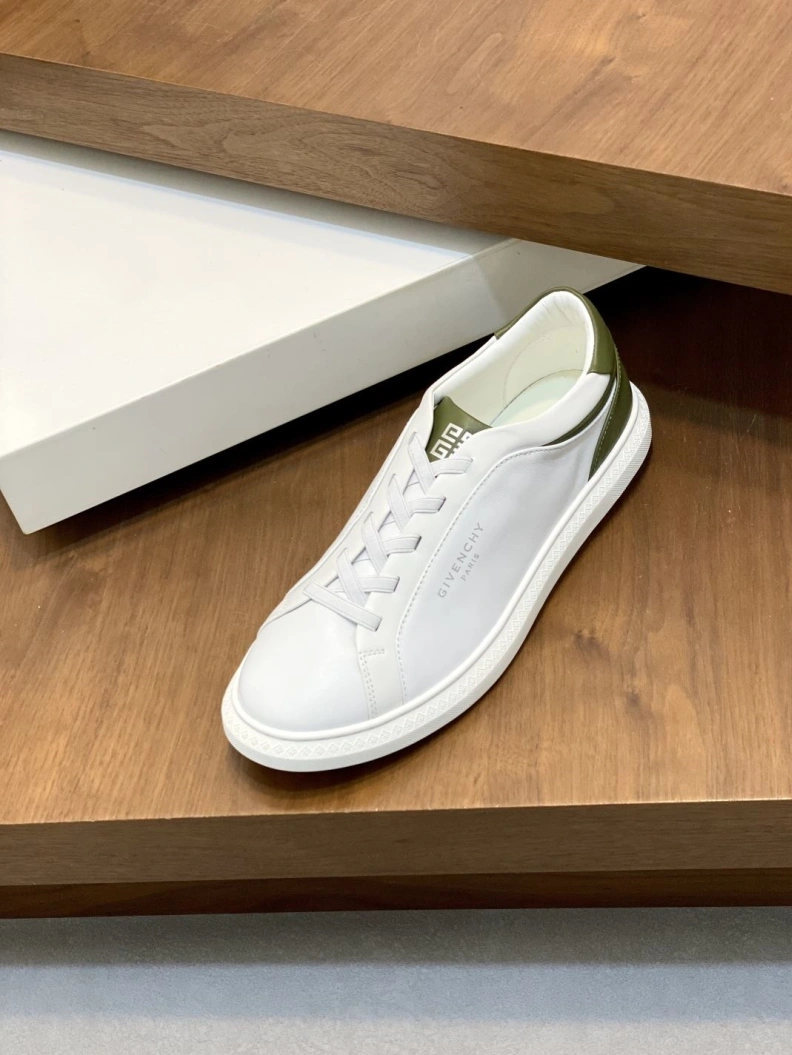 Affordable Gxvxnchy Sneakers 151940