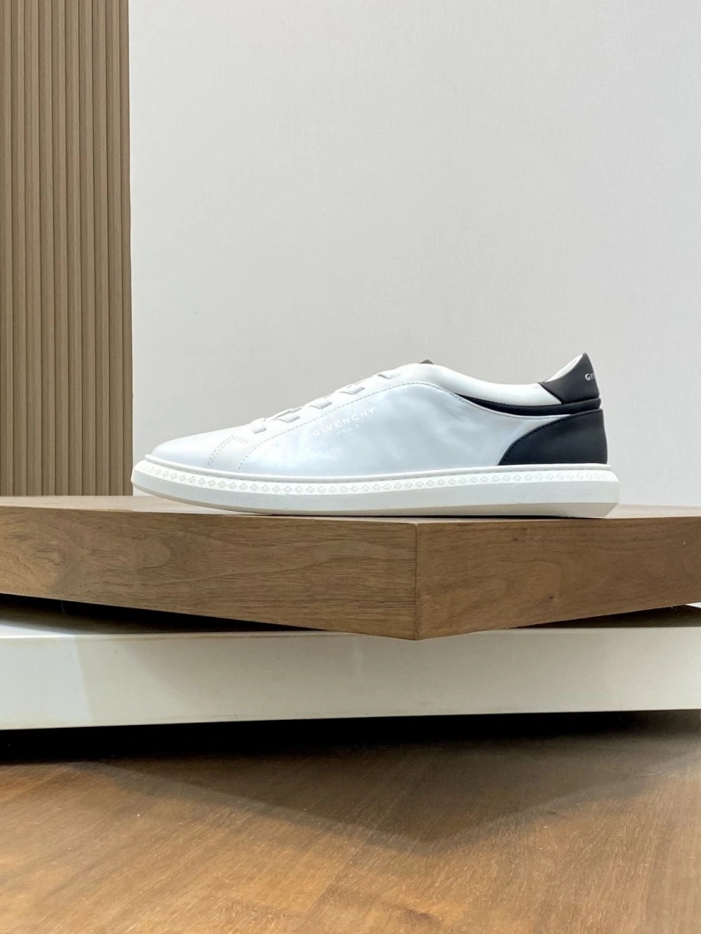 Refined Gxvxnchy Sneakers 151934