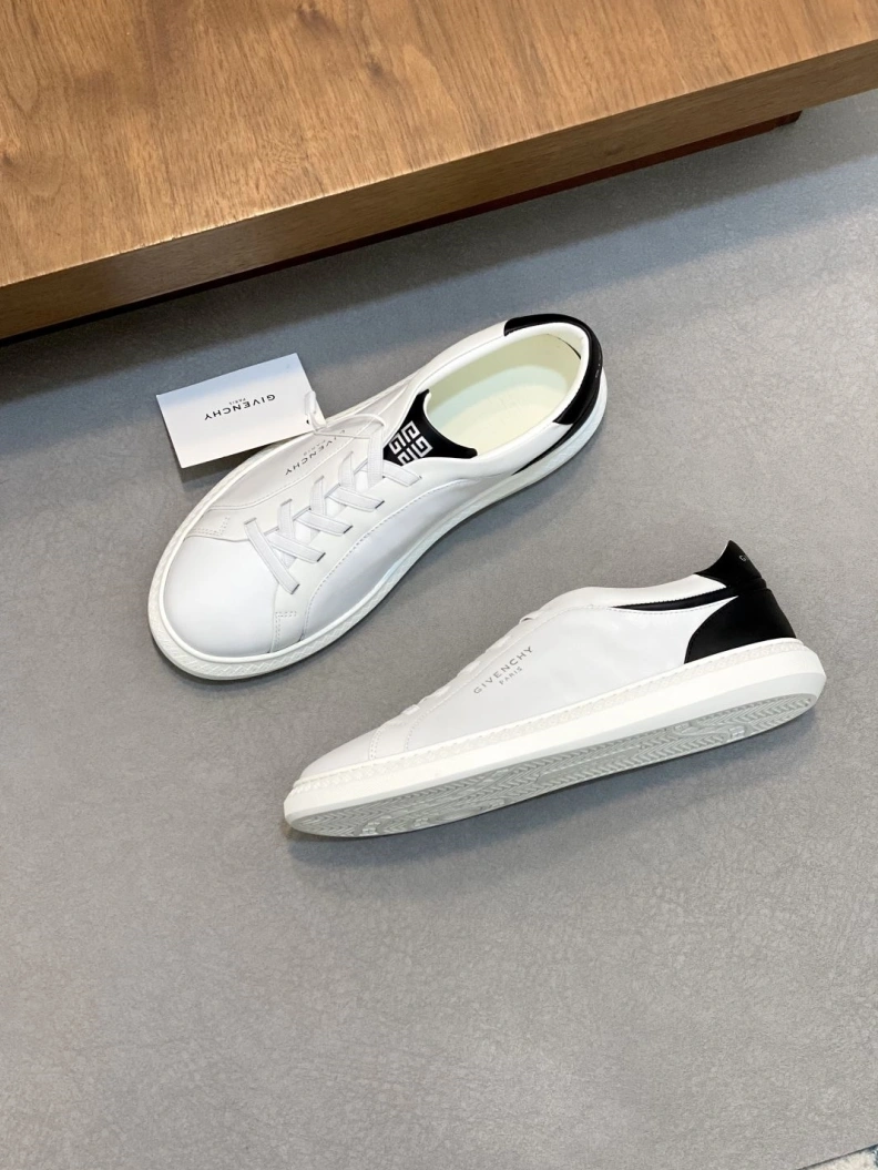 Refined Gxvxnchy Sneakers 151934
